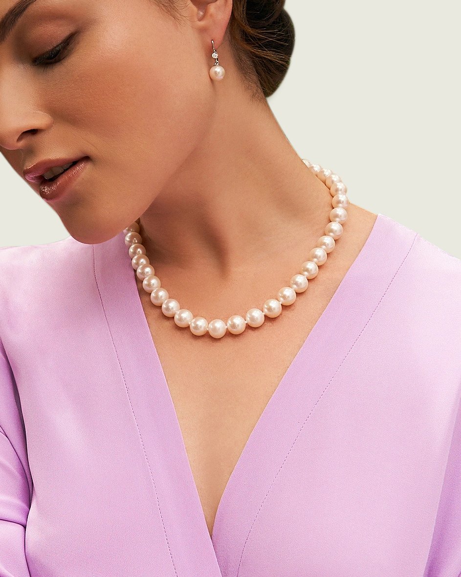 White Freshwater Pearl Necklace in AAA Quality 3