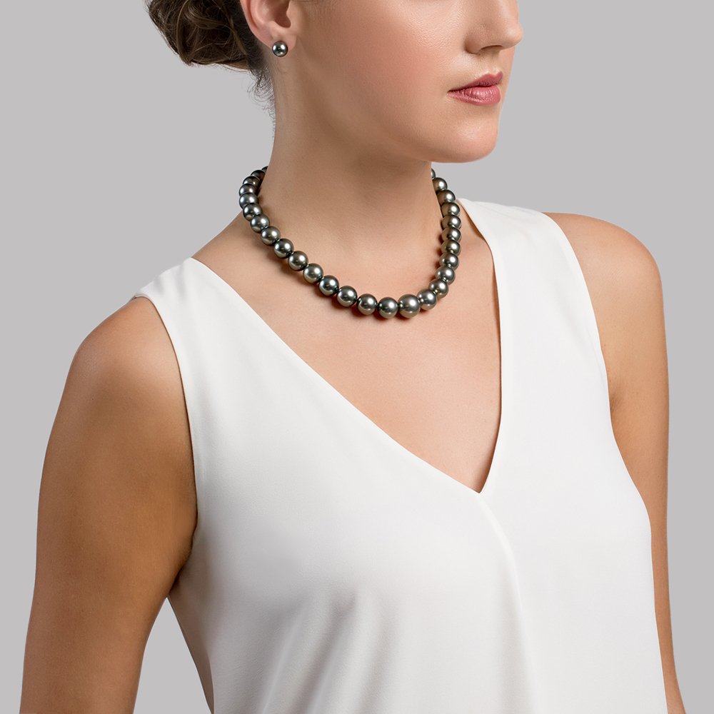 Tahitian Pearl Necklace in Dark Round Design