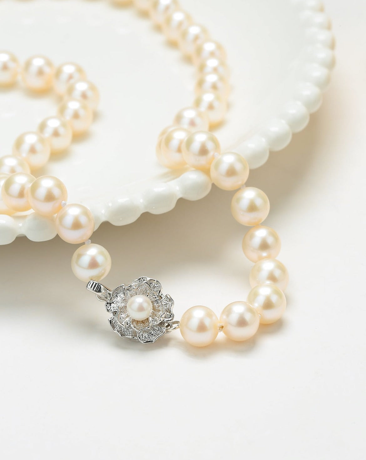 Freshwater Pearl Necklace in White Color 9-10mm