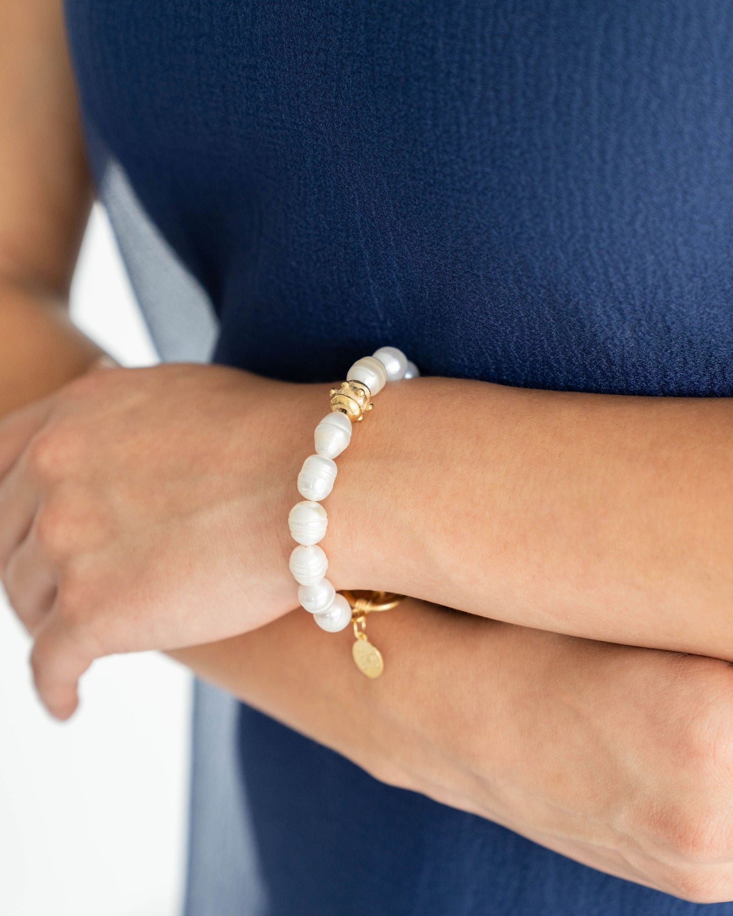 Elegant Pearl Beaded Bracelet in Classic Style