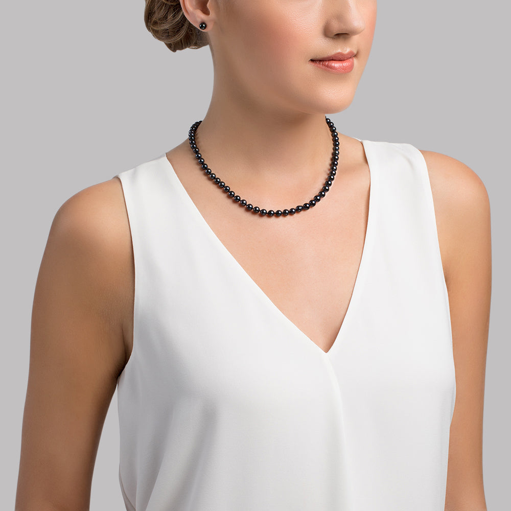 Black Akoya Pearl Necklace in AA Quality