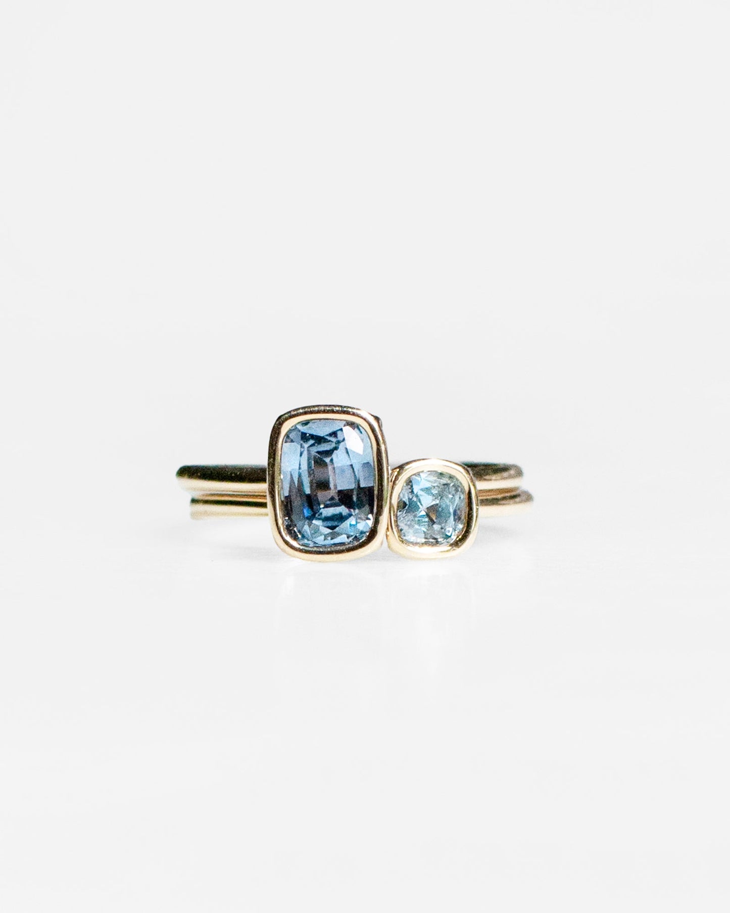 Sapphire Floating Ring in 14K Gold