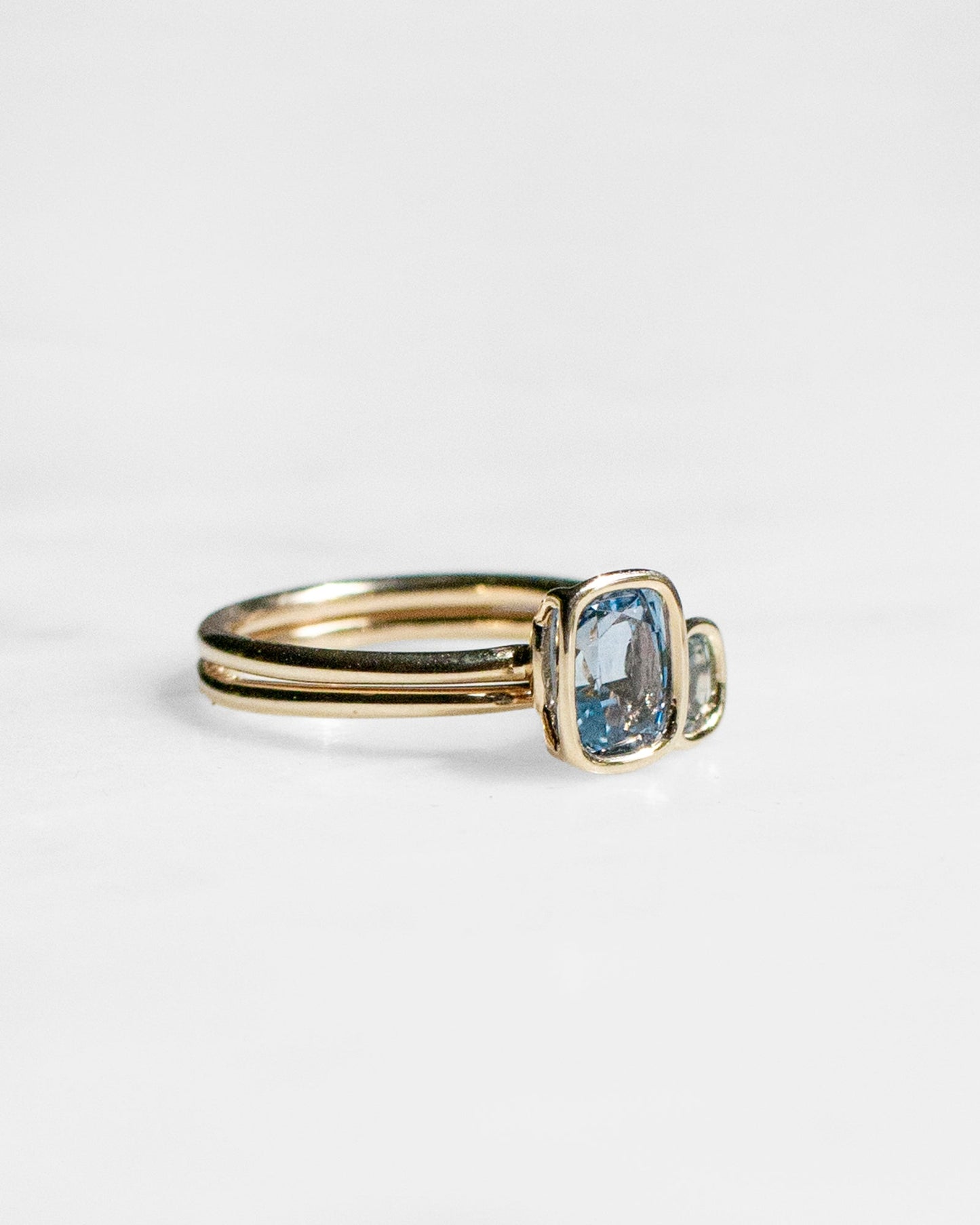 Sapphire Floating Ring in 14K Gold