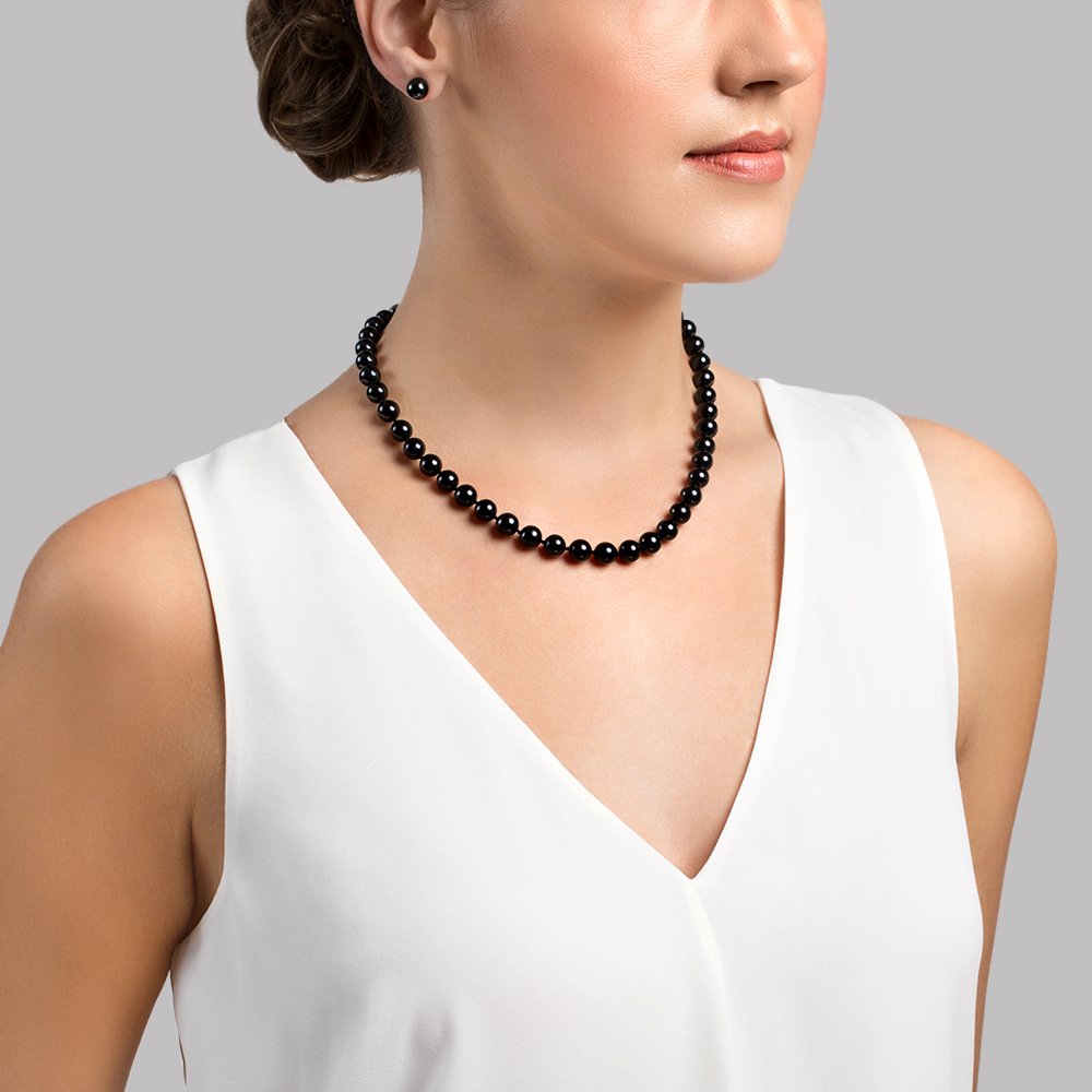 Black Akoya Pearl Necklace in AA+ Quality 4