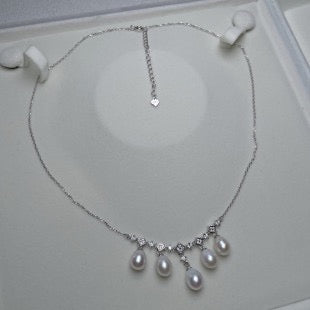 Teardrop Tassel Pearl Necklace