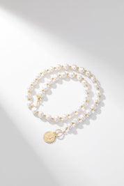 Queen Coin Pendant Pearl Necklace