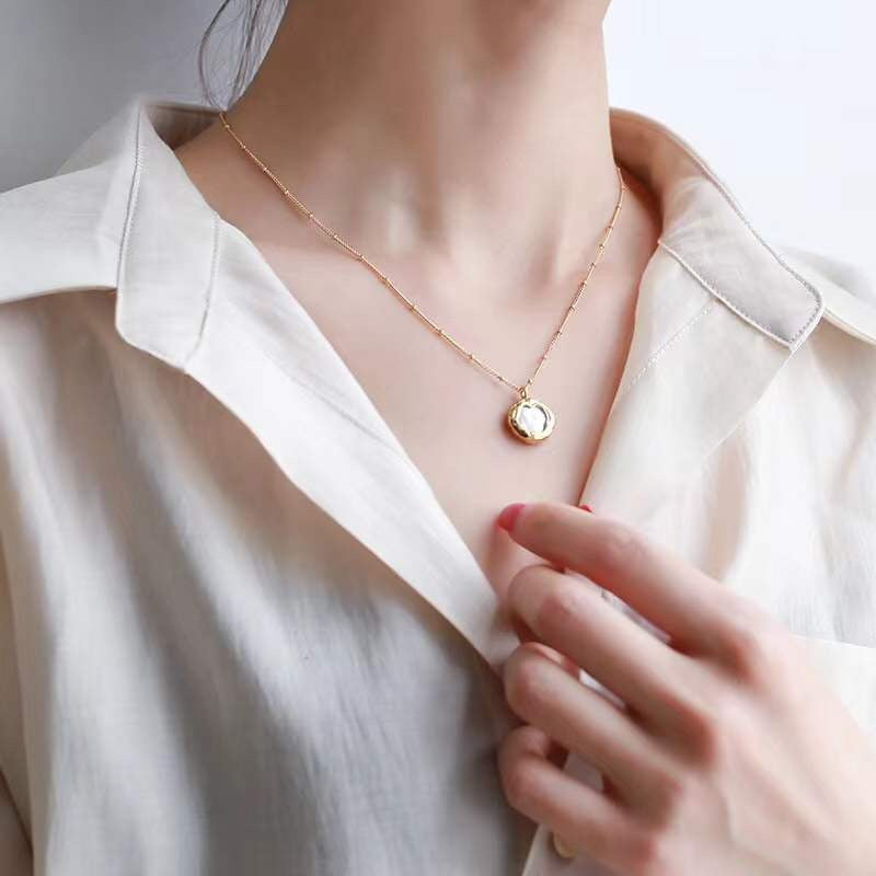 Gold Pearl Pendant Necklace for Women