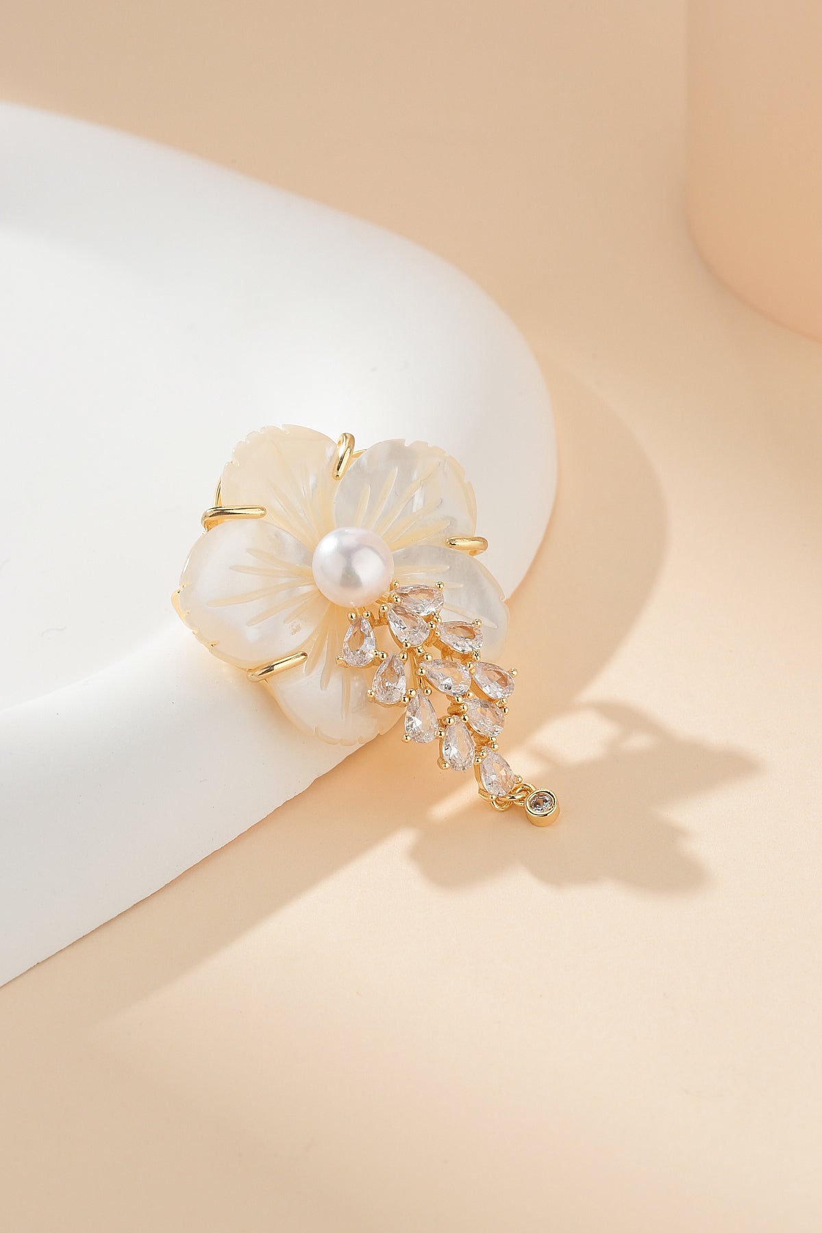 Flower Shell Design Pearl and Zirconia Brooch