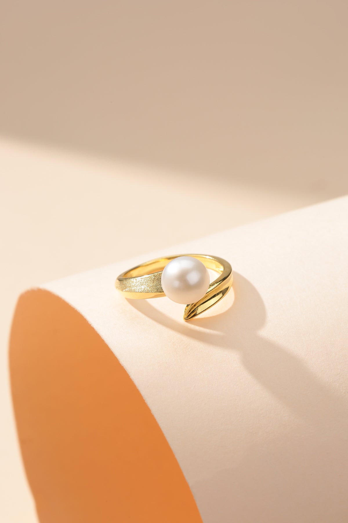 Freshwater Pearl Ariadne Style Ring in Silver