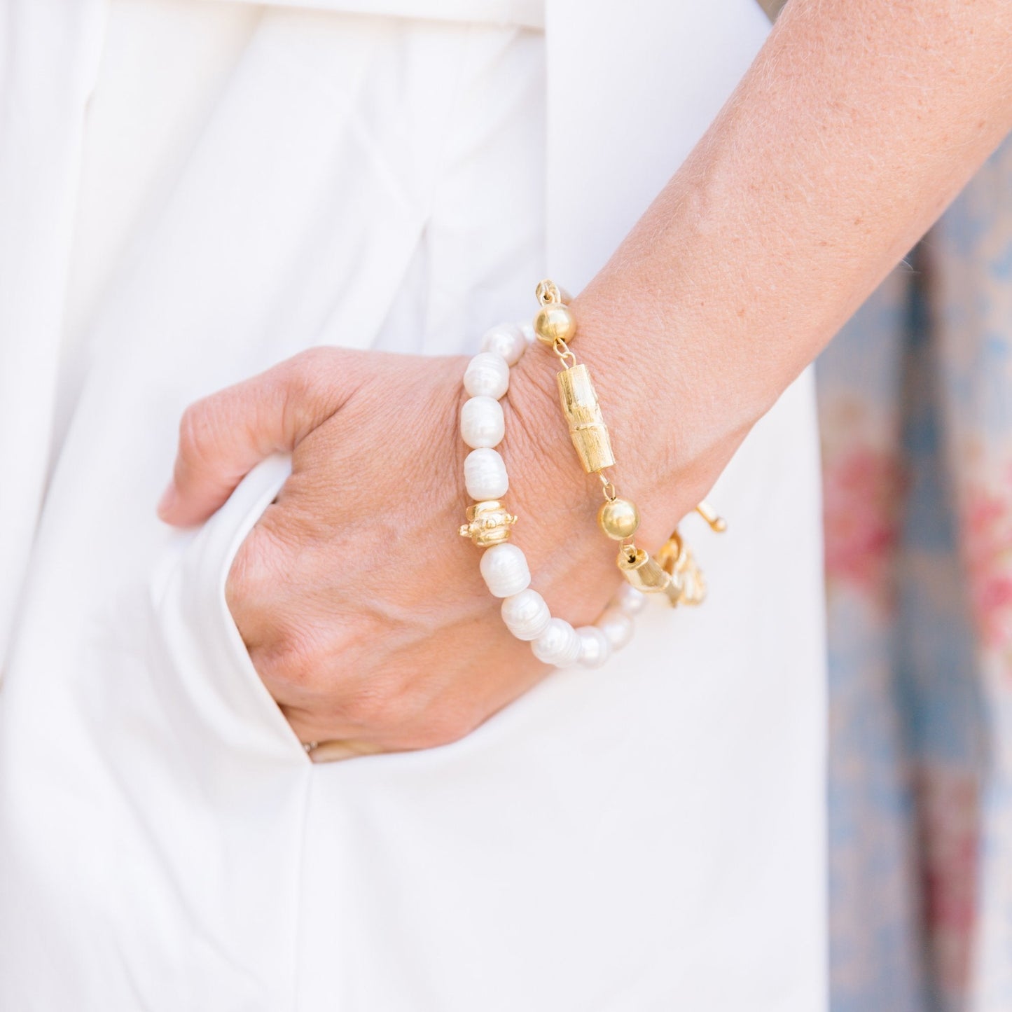 Elegant Pearl Beaded Bracelet in Classic Style