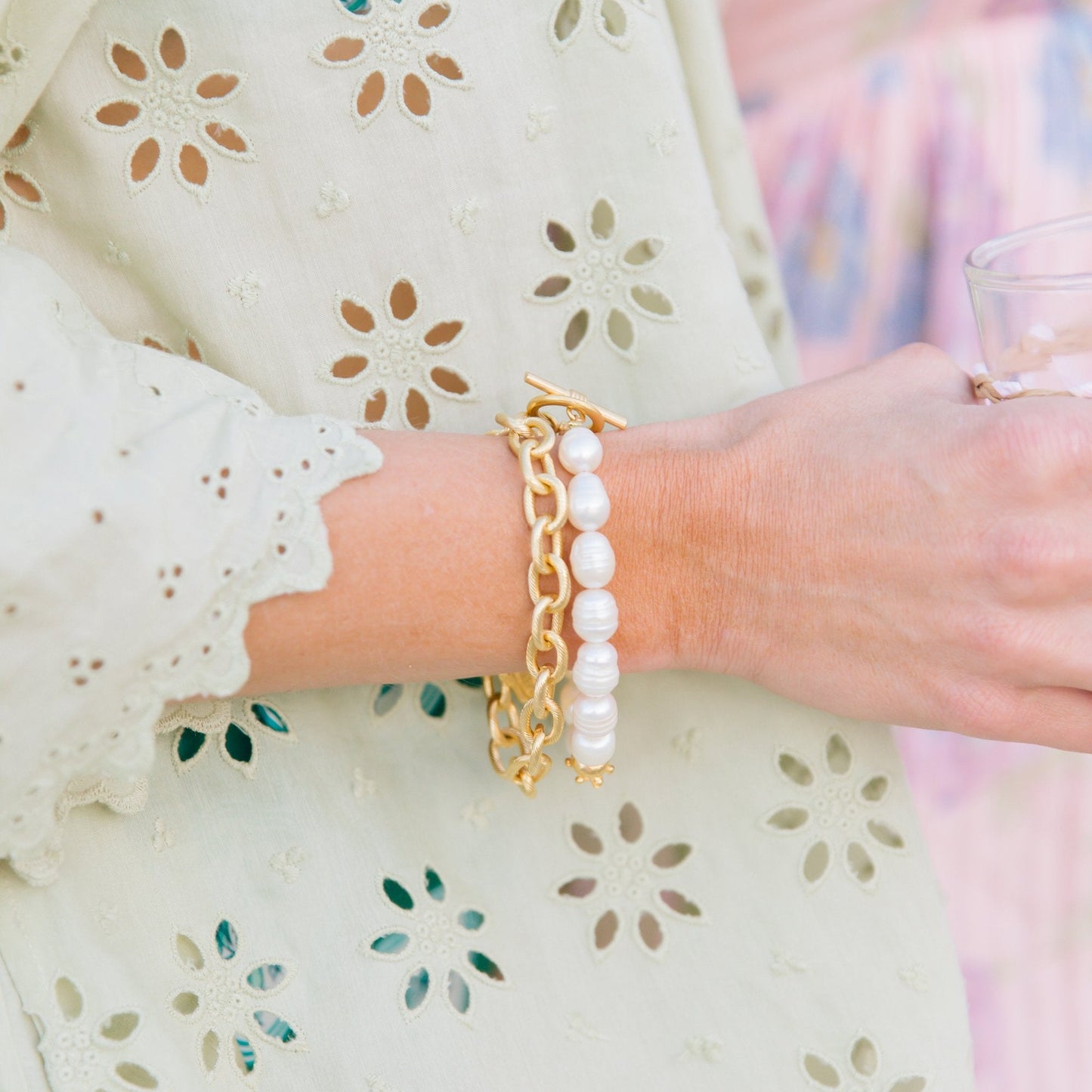 Elegant Pearl Beaded Bracelet in Classic Style