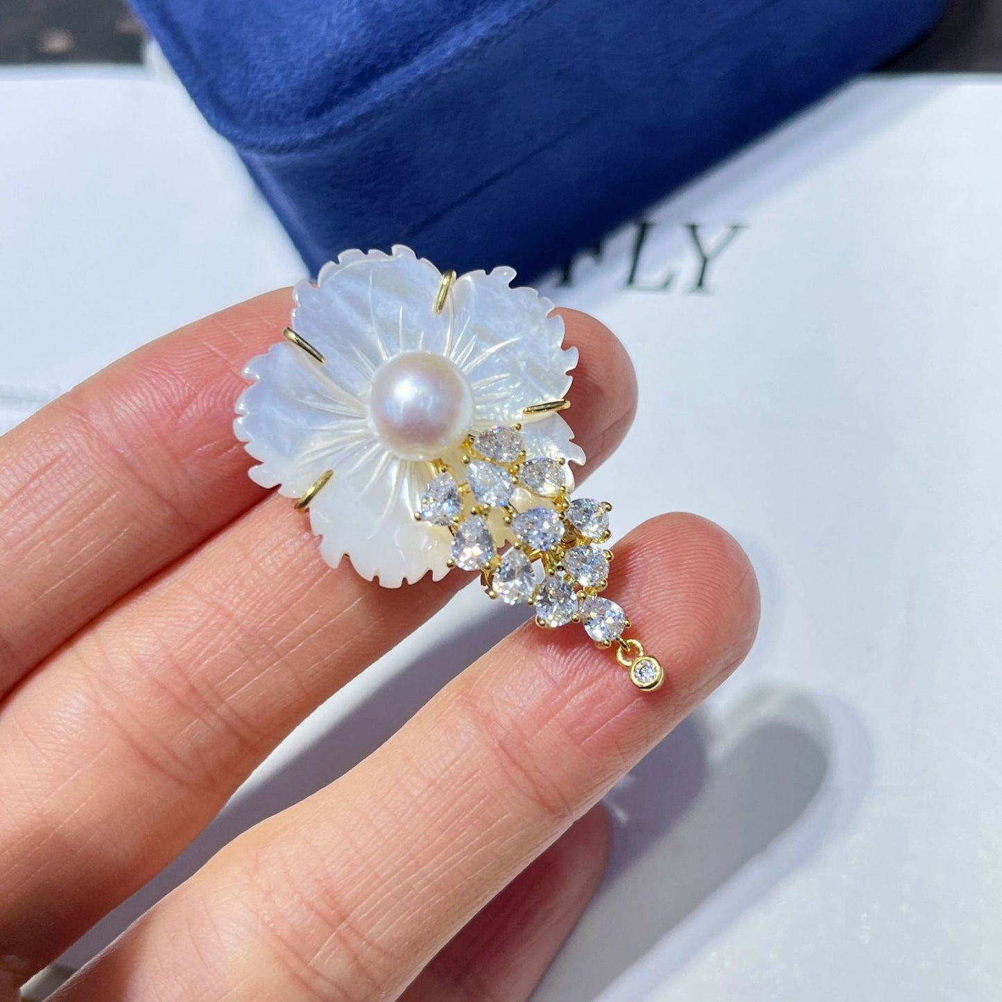 Flower Shell Design Pearl and Zirconia Brooch