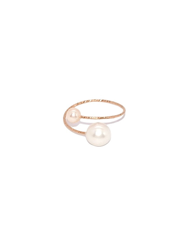 Elegant Pearl Ring with Halo Design 2