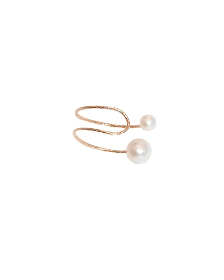 Elegant Pearl Ring with Halo Design 3