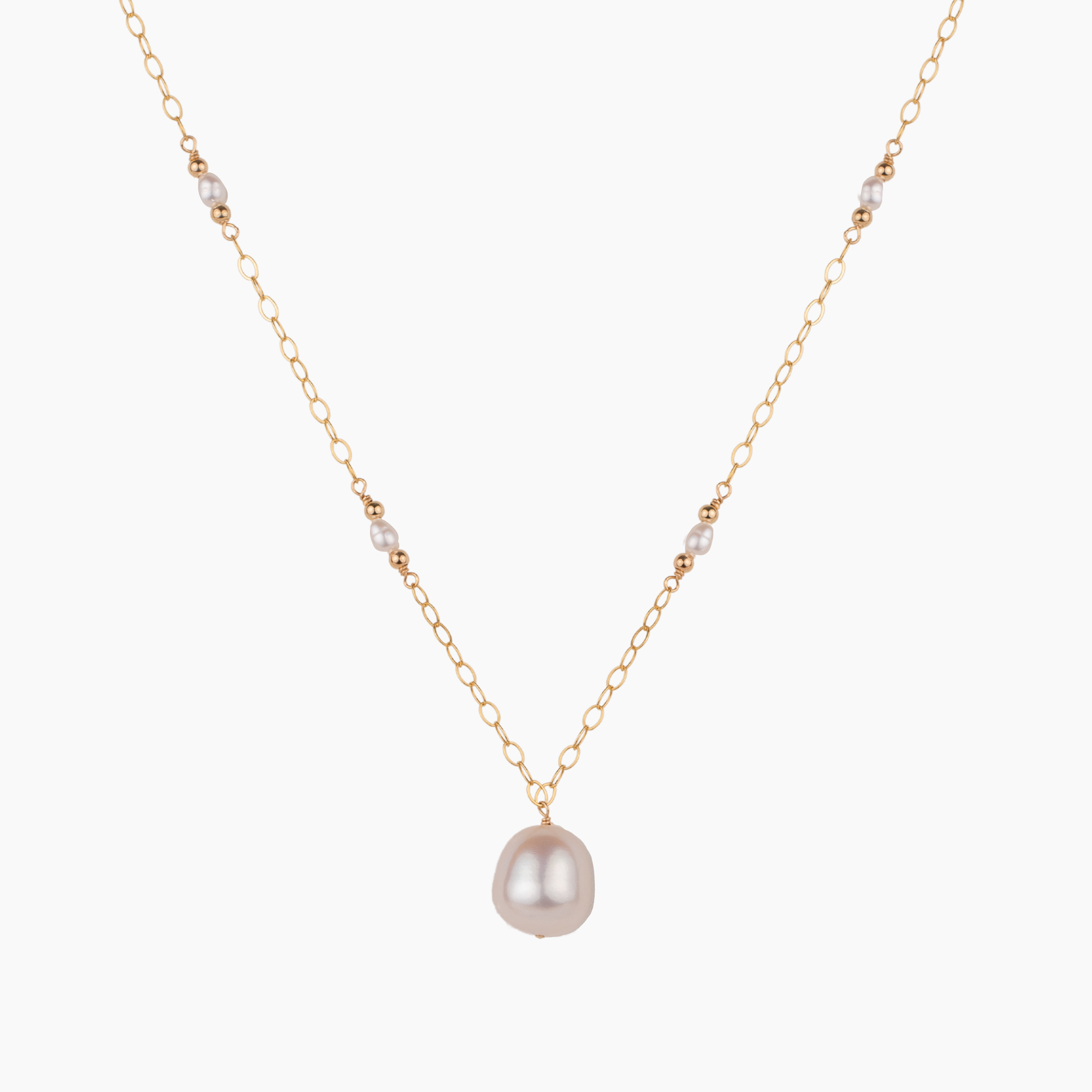 Beau White Pearl Necklace