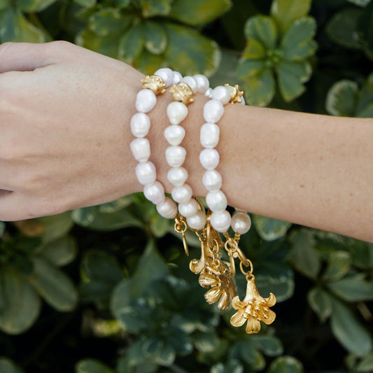 Elegant Pearl Bracelet in Classic Design