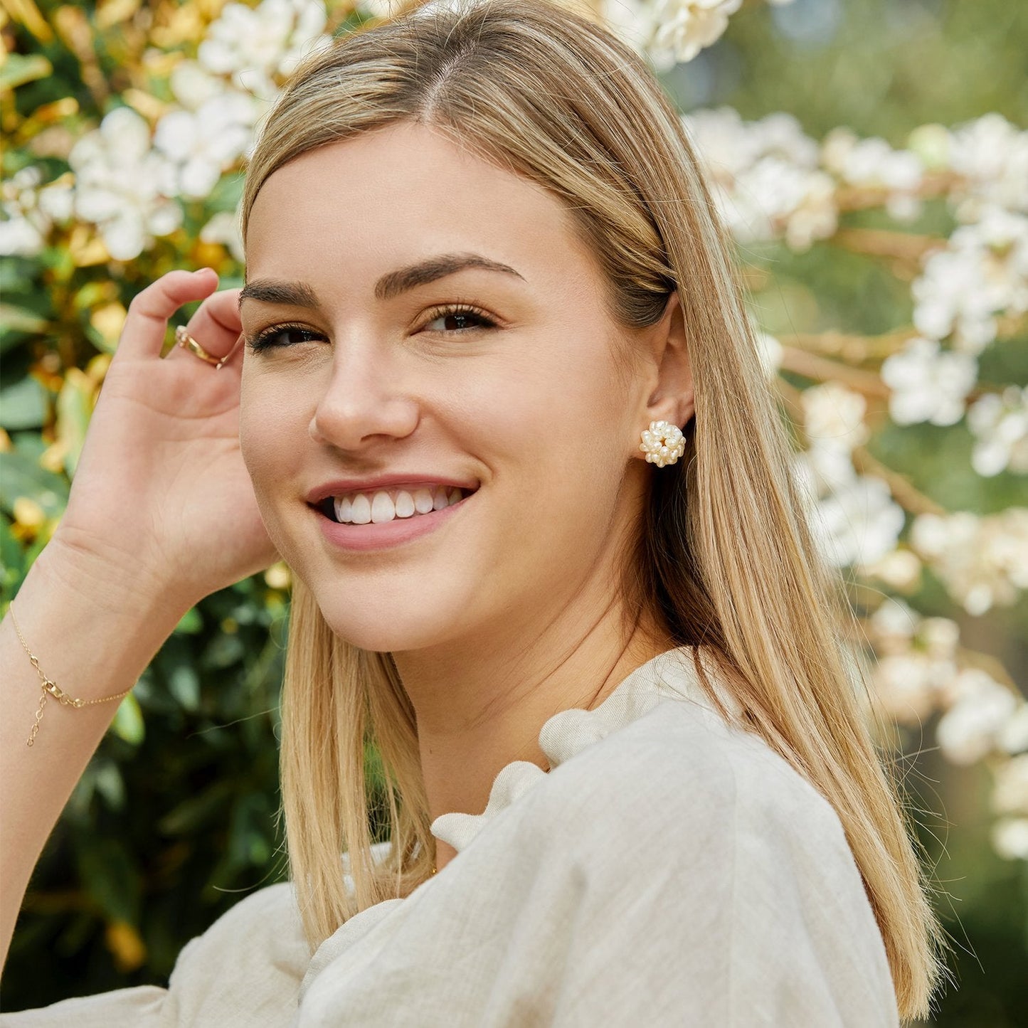 Pearl Cluster Stud Earrings in Elegant Design