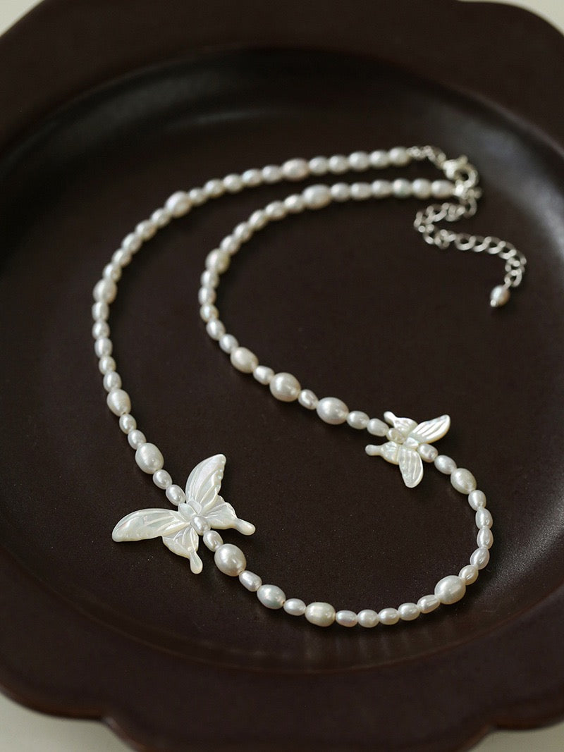 Butterfly Pearl and Shell Necklace in Black and White