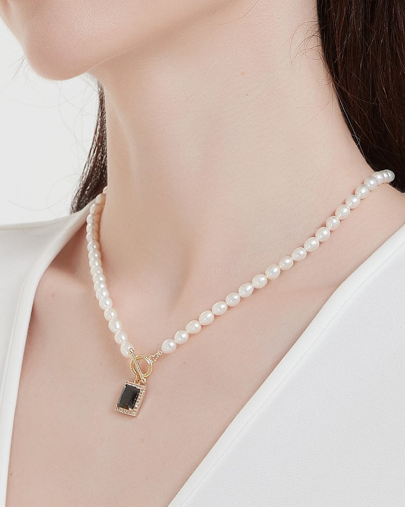 Square Black Pendant Necklace with Pearl