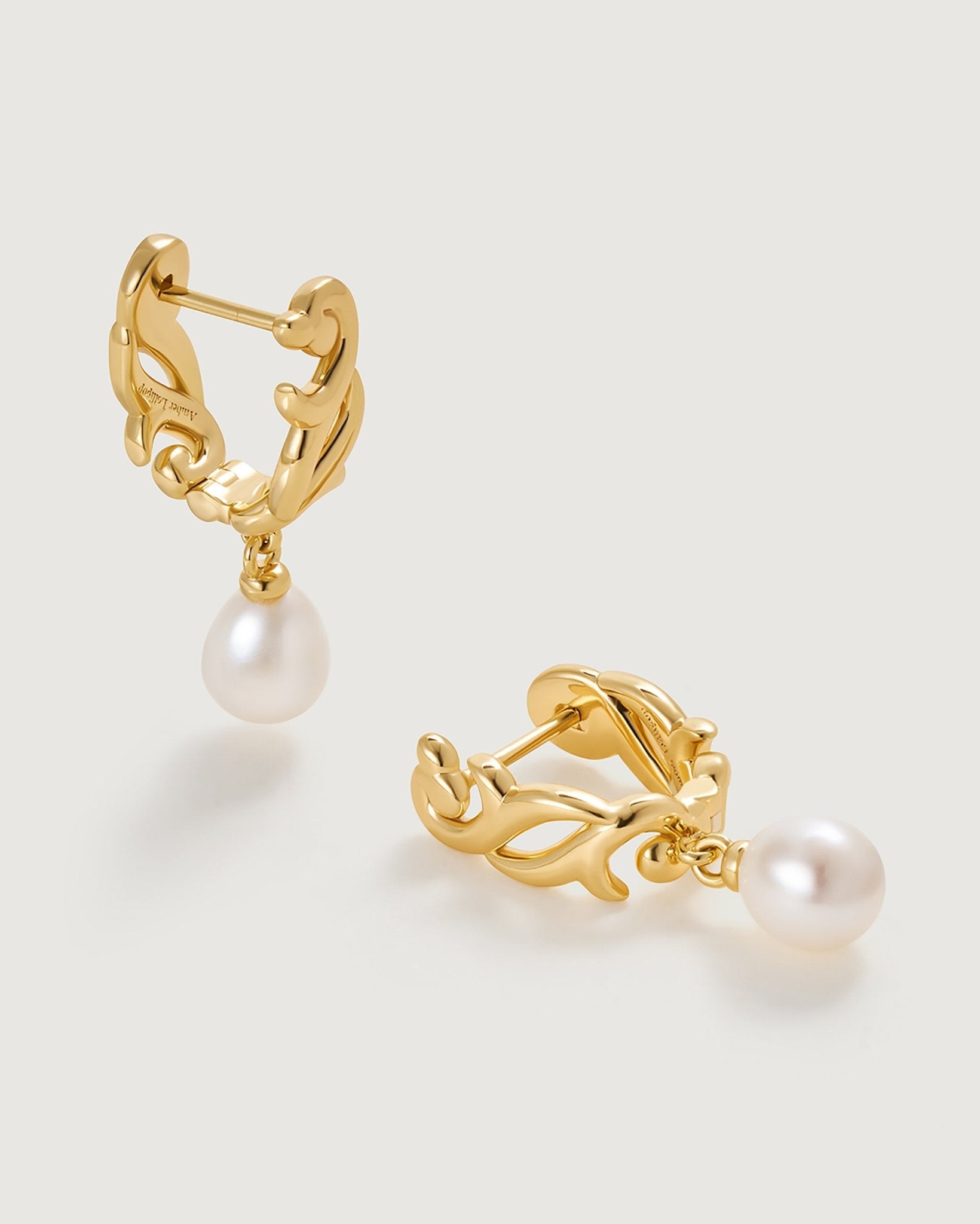 arabesque-hoop-earring-479929_3bf54525-50c2-48ed-b46c-31ec8e5dfaa7.jpg