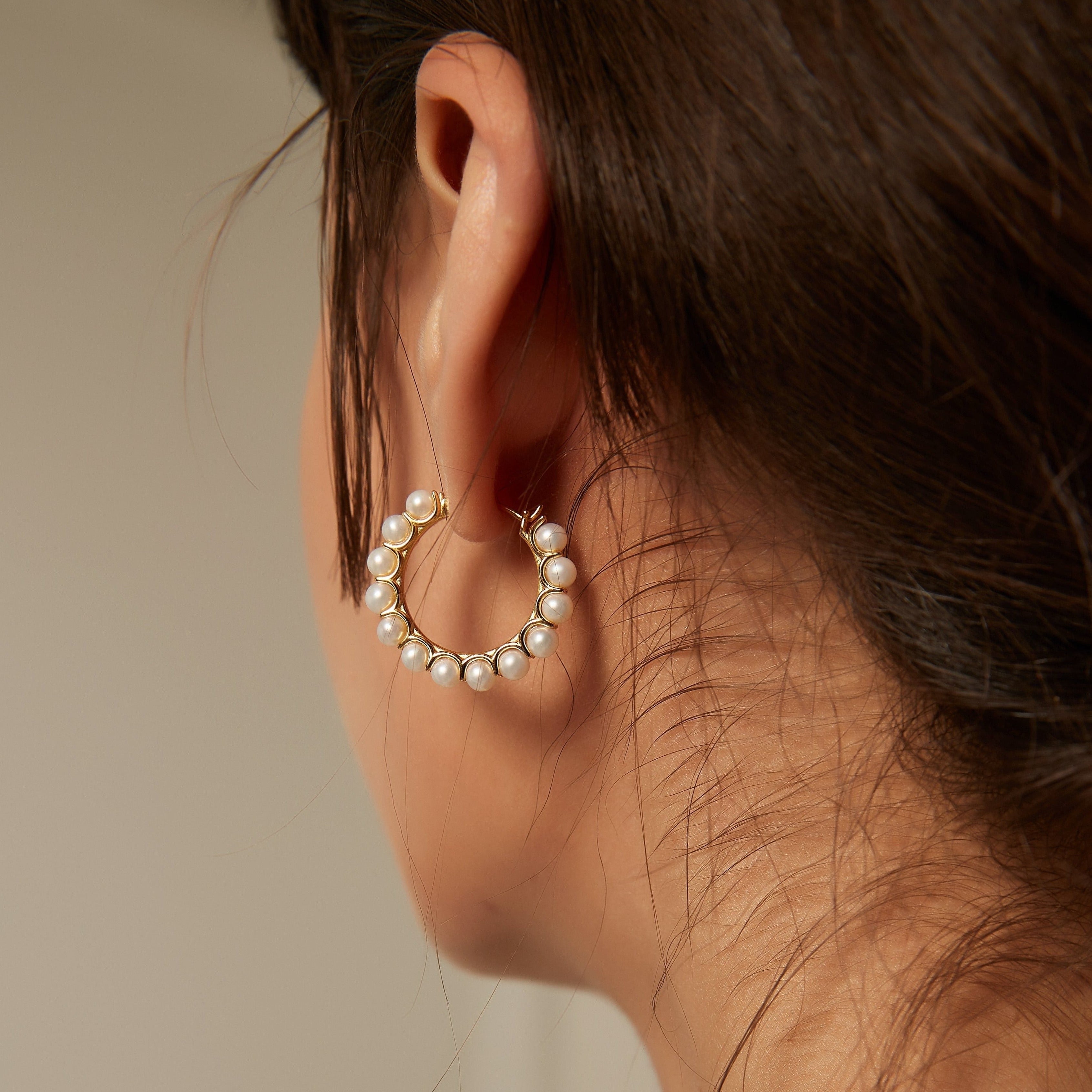 Circle Pearl Earrings