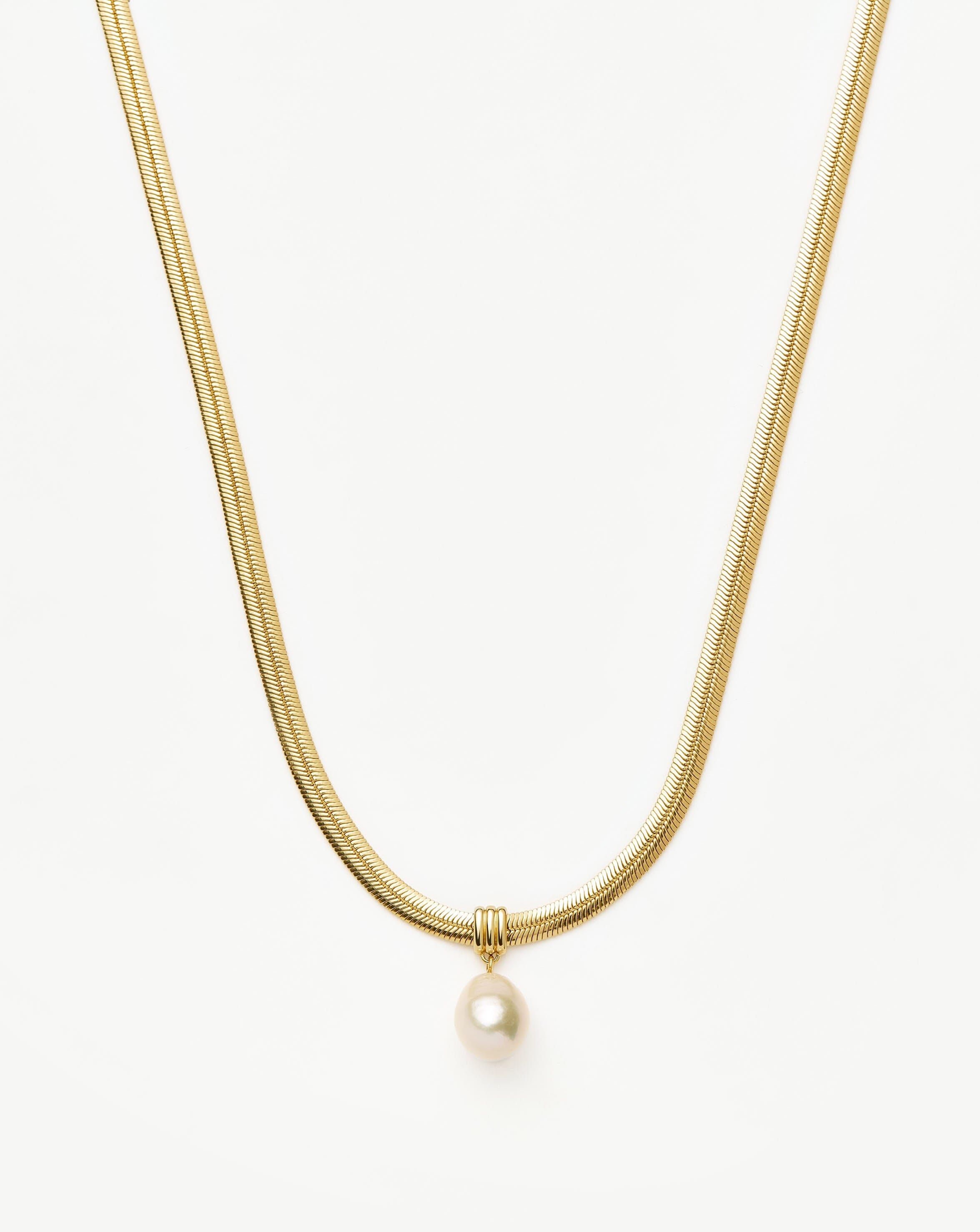 baroque-pearl-snake-chain-pendant-necklace-18k-gold-plated-vermeilpearl-necklaces-missoma-162982_0a3e9bab-0b41-4cc9-8bf1-d2a7d49190c0.jpg