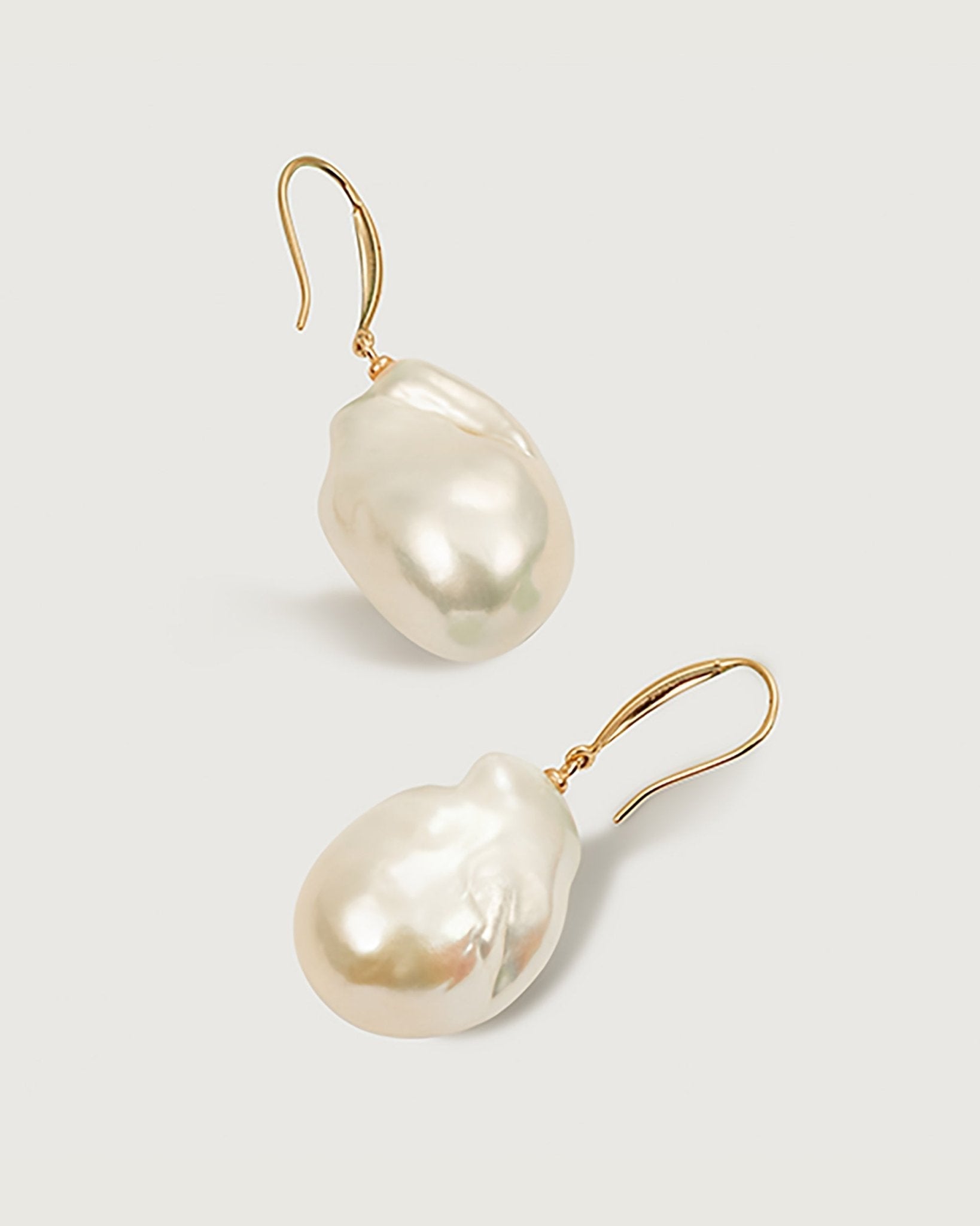 breaking-dawn-baroque-pearl-earring-772323_0dec651a-22ab-427b-b058-c3329cdb2047.jpg