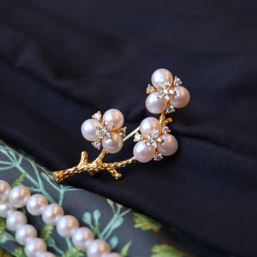 Freshwater Pearls Floral Design Brooch