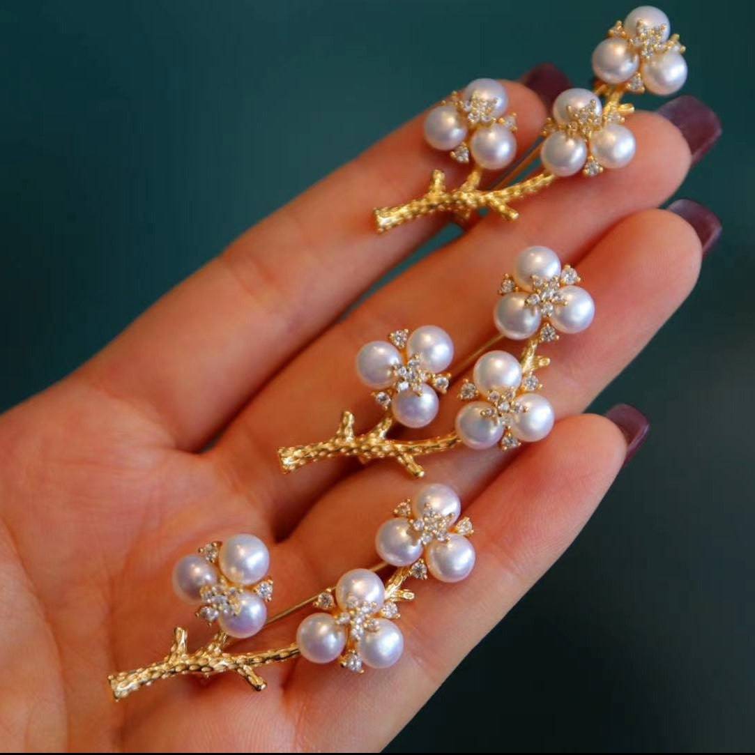 Freshwater Pearls Floral Design Brooch