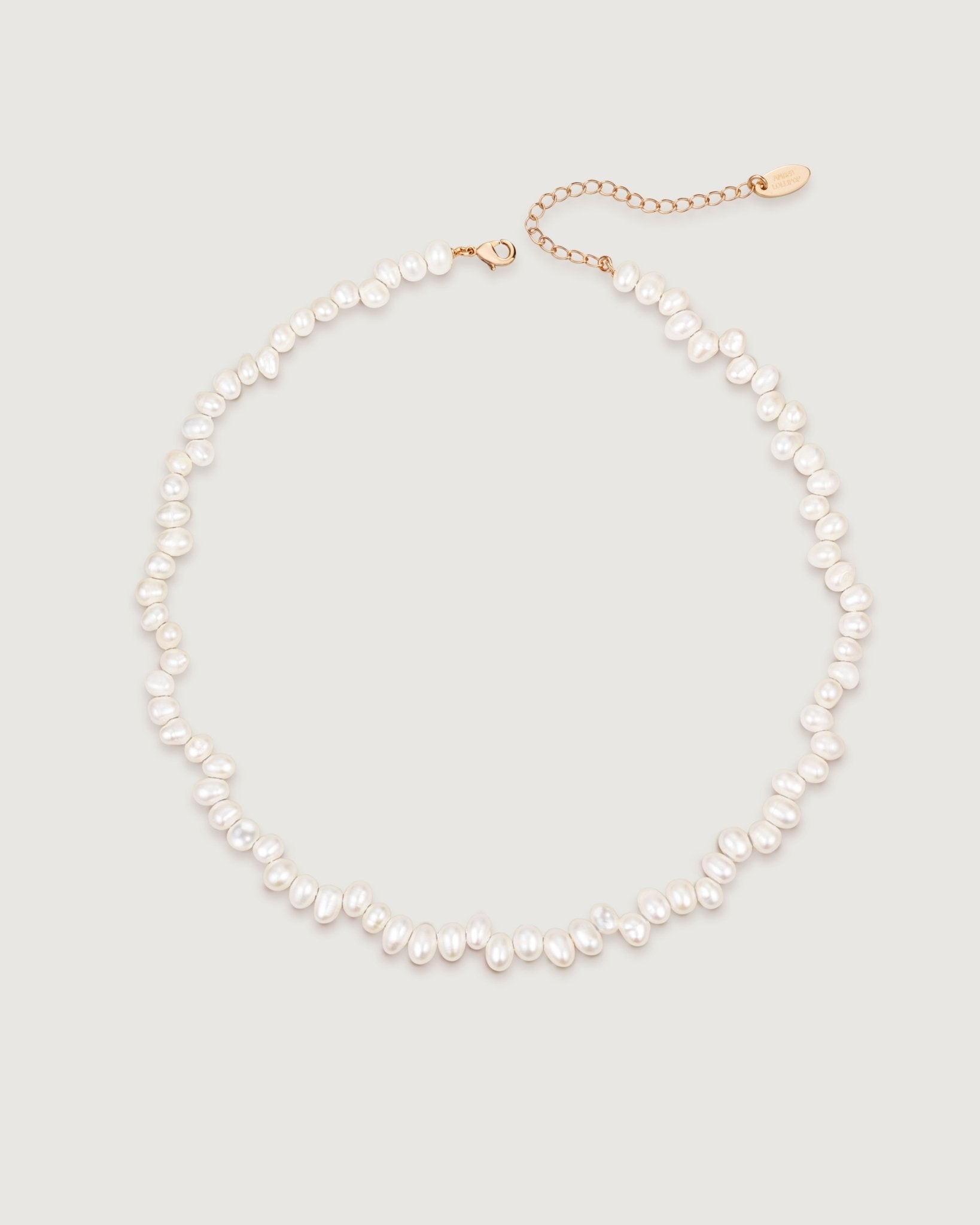 choker-pearl-necklace-131823_776e473a-30f0-42df-a003-667f944265b8.jpg