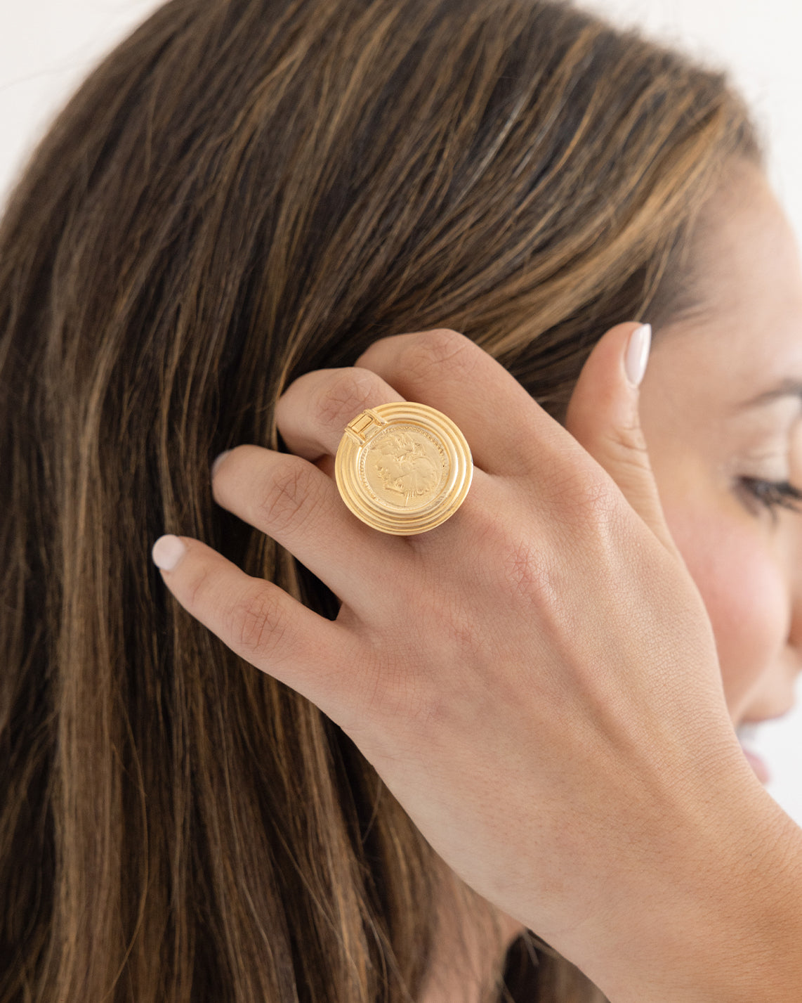 Stylish Coin Ring in Silver Material