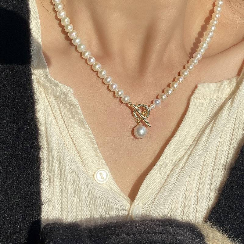 Freshwater Pearl Collar Pendant Necklace in Fashion Style