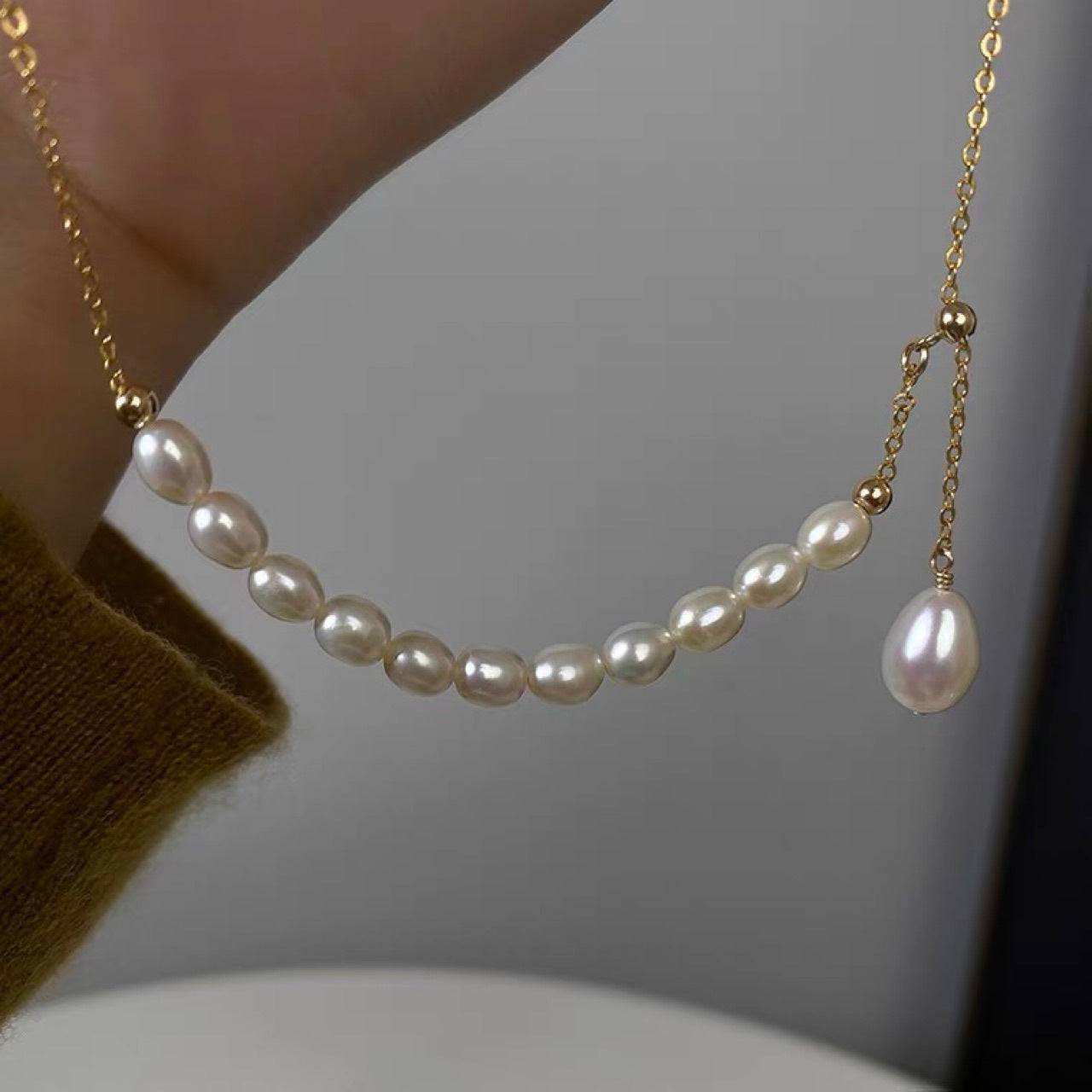 Adjustable Pendant Pearl Necklace