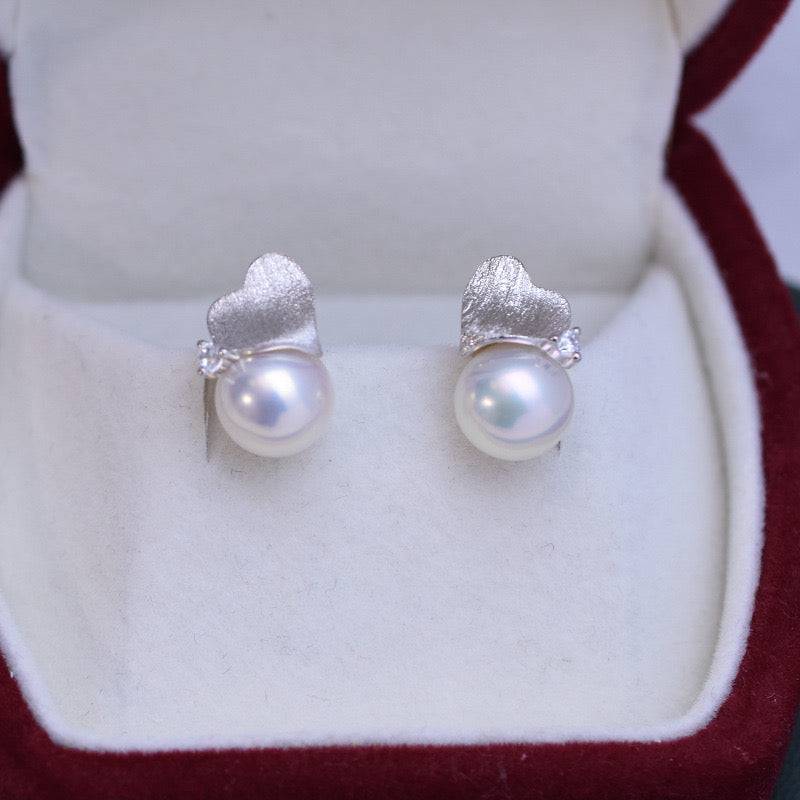 Freshwater Pearl and Sable Earrings 8-9mm