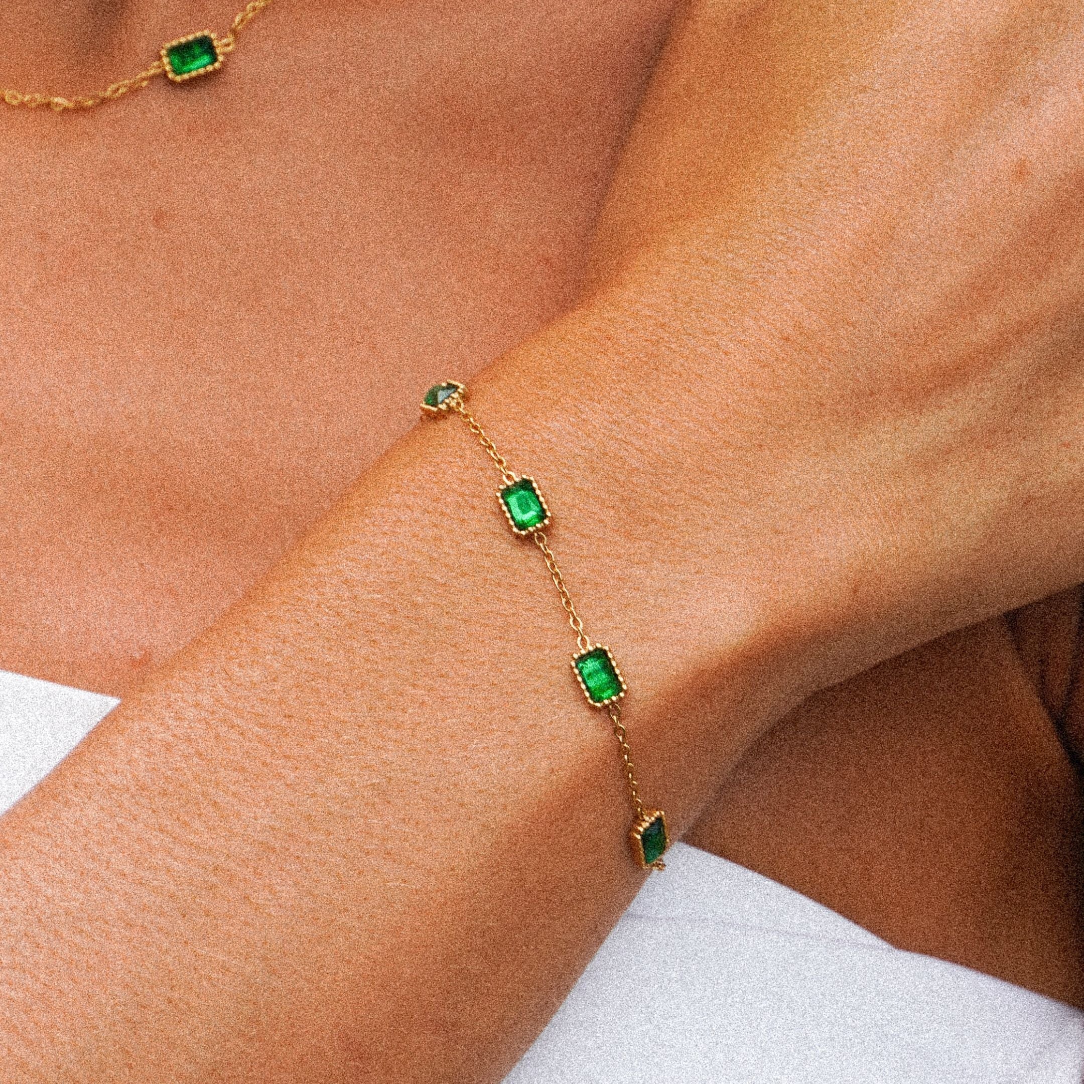 emerald_bracelet_1.jpg