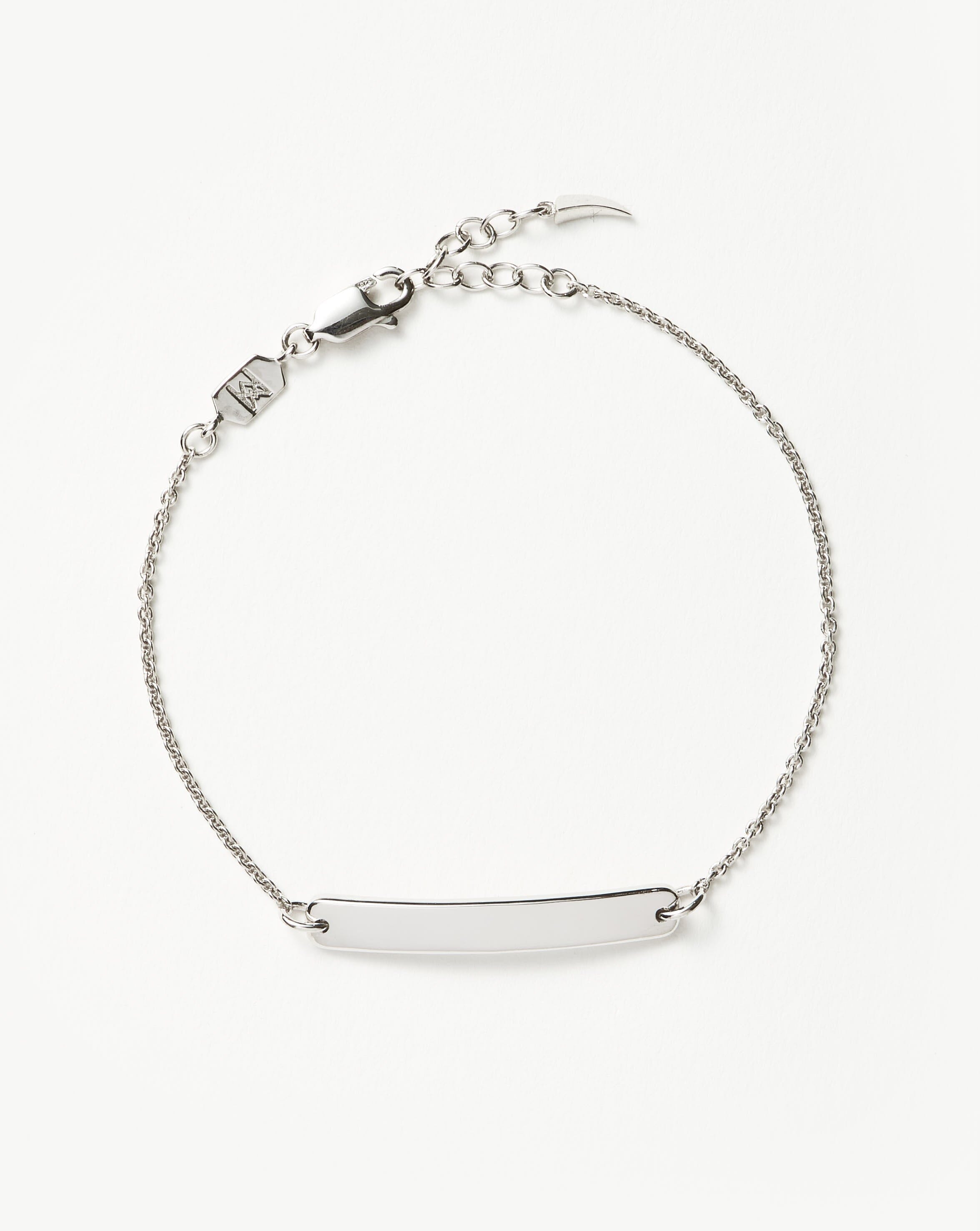 engravable-bar-chain-bracelet-silver-plated-bracelets-missoma-280859_0401caee-734c-4e66-8e4b-f670f5552297.jpg