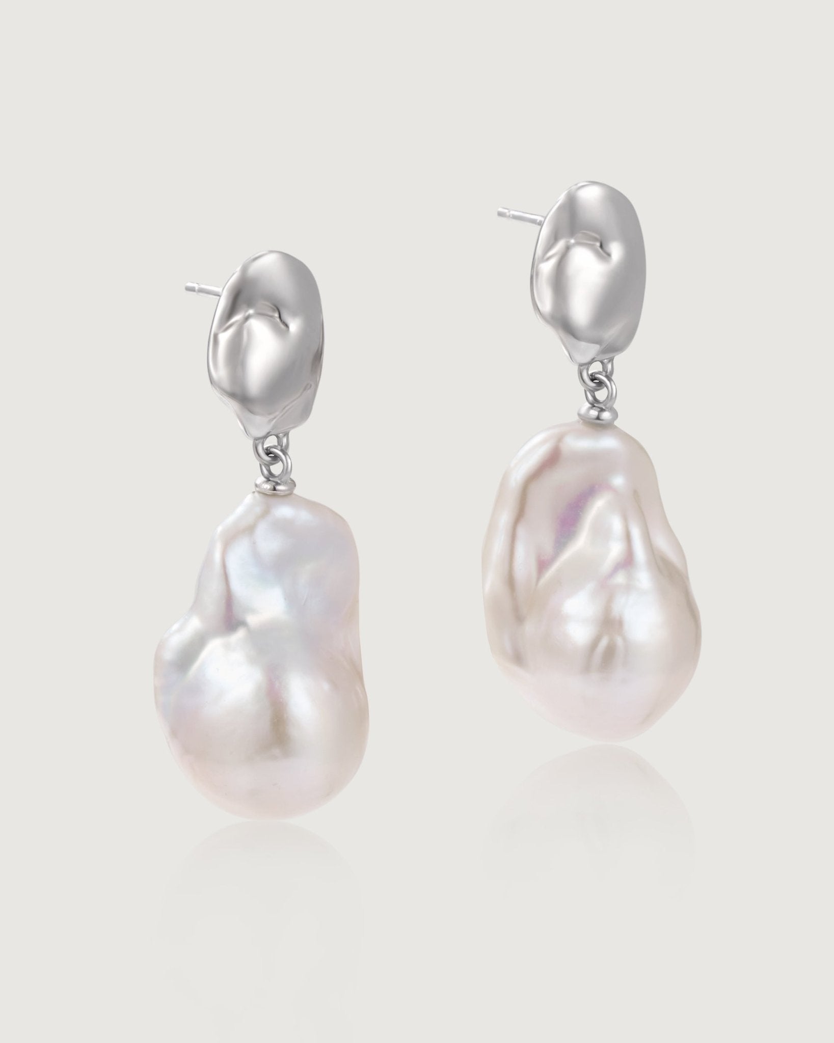 glimmering-waves-baroque-pearl-earring-272248_957a2dd2-a528-4063-972d-6df2c5fe1746.jpg