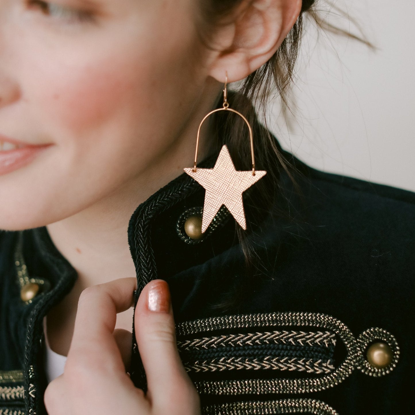 Gold Leaf Star Design Jewelry Item