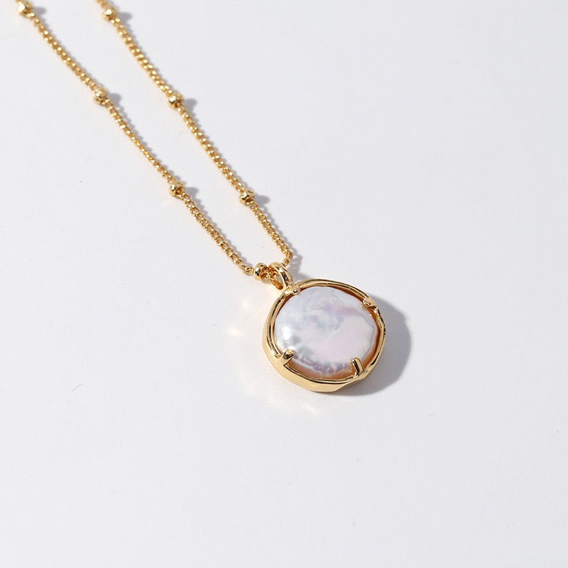 Gold Pearl Pendant Necklace for Women