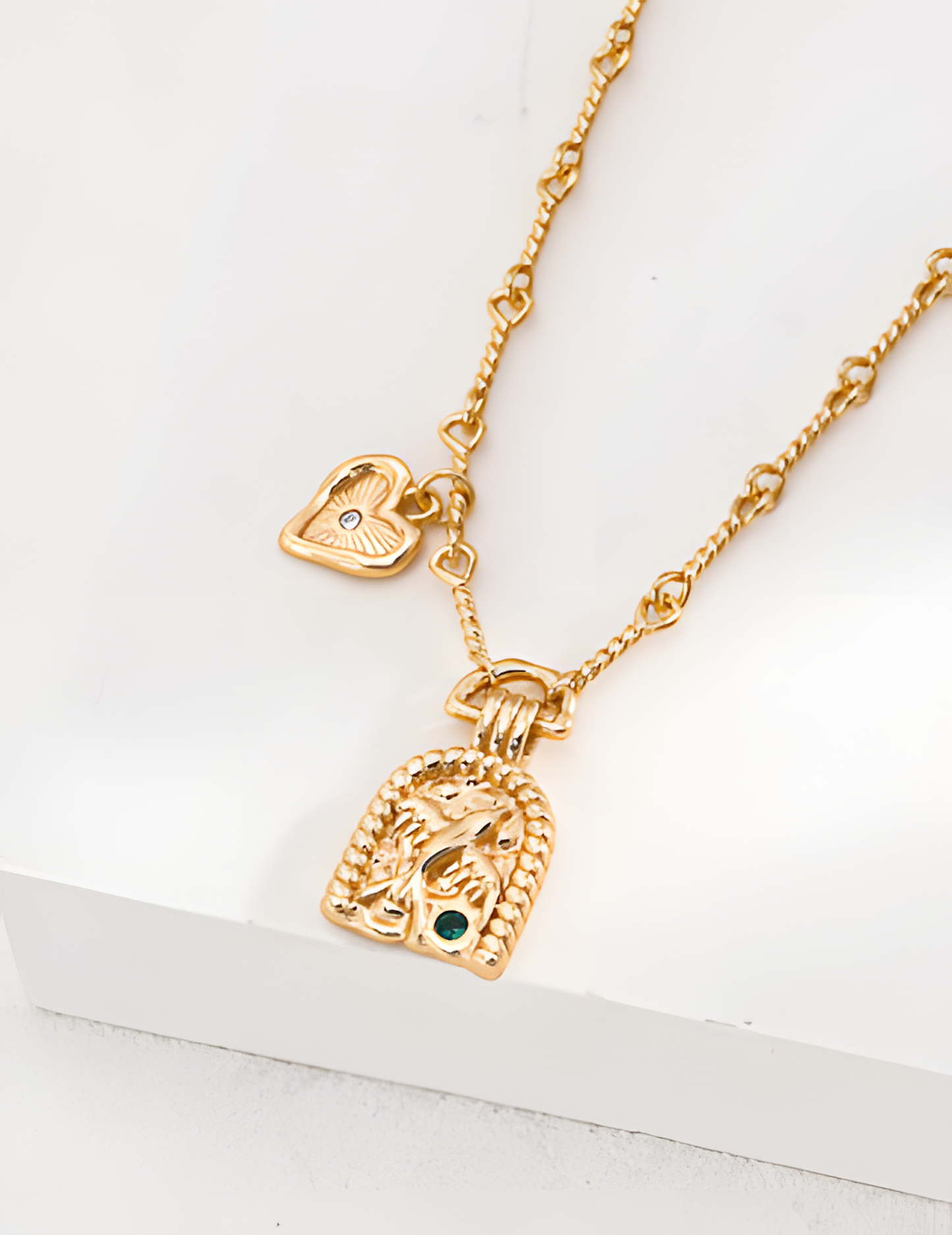 Delicate Golden Heart Swift Necklace 1