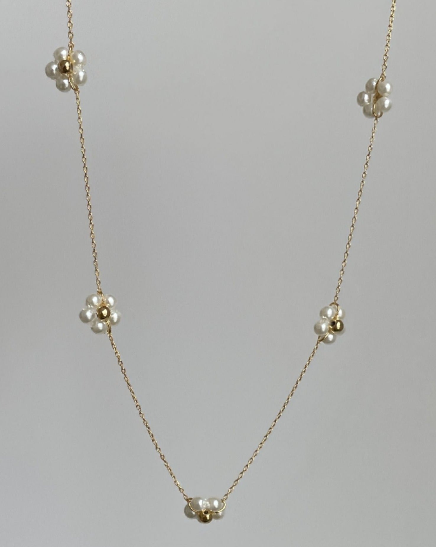 Dainty Flower Pearl Necklace