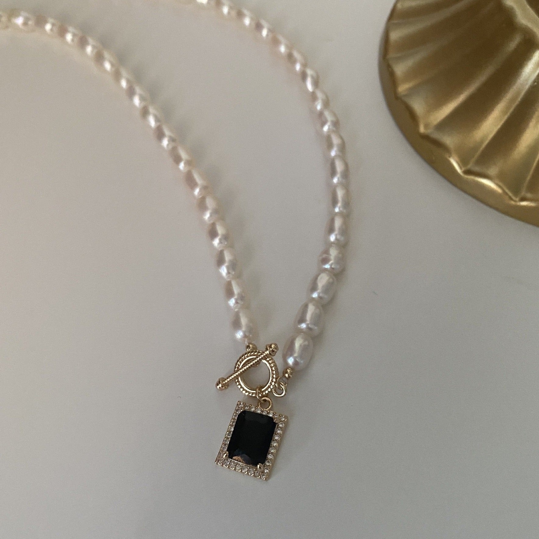 Black Bella Square Pendant Pearl Necklace