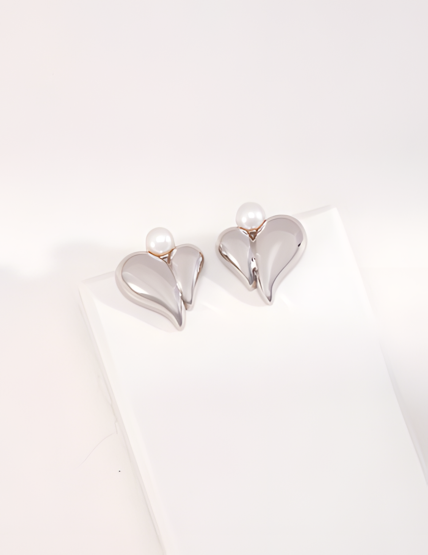 Silver Pearl Earrings 1