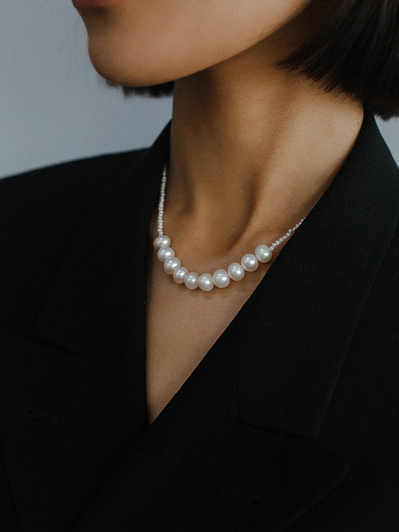 Pearls Beaded Pendant Necklace