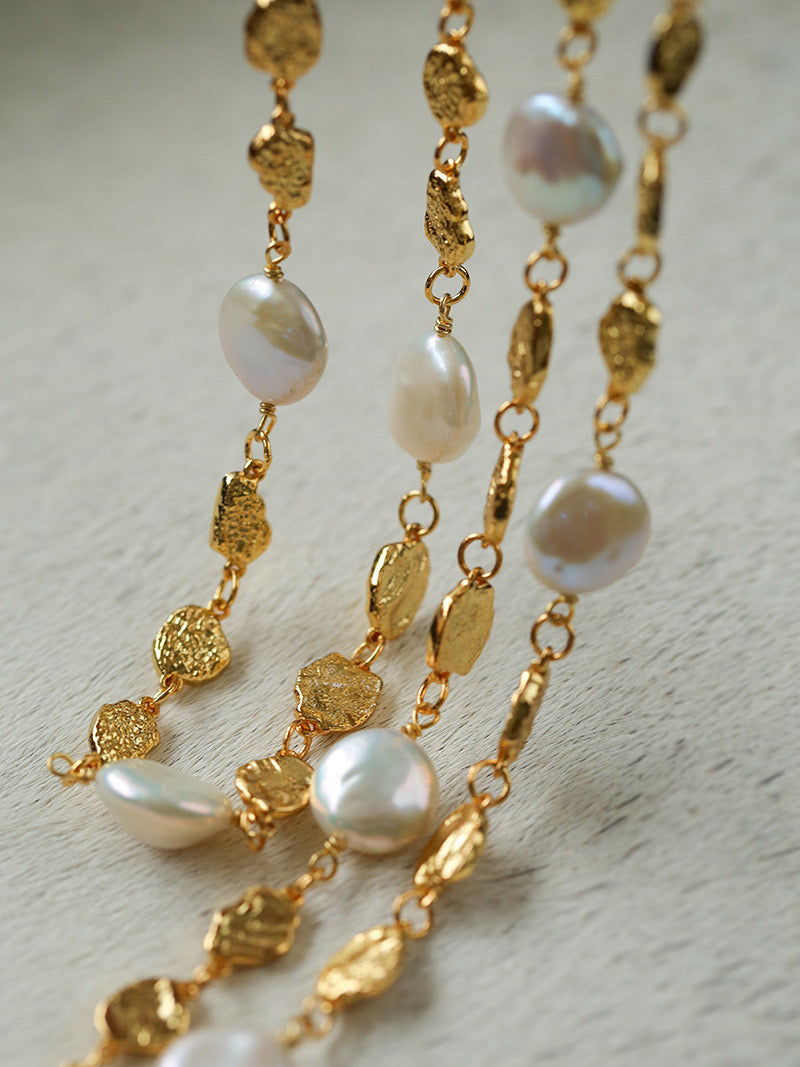 Irregular Gold Coin and Pearl Drop Necklace