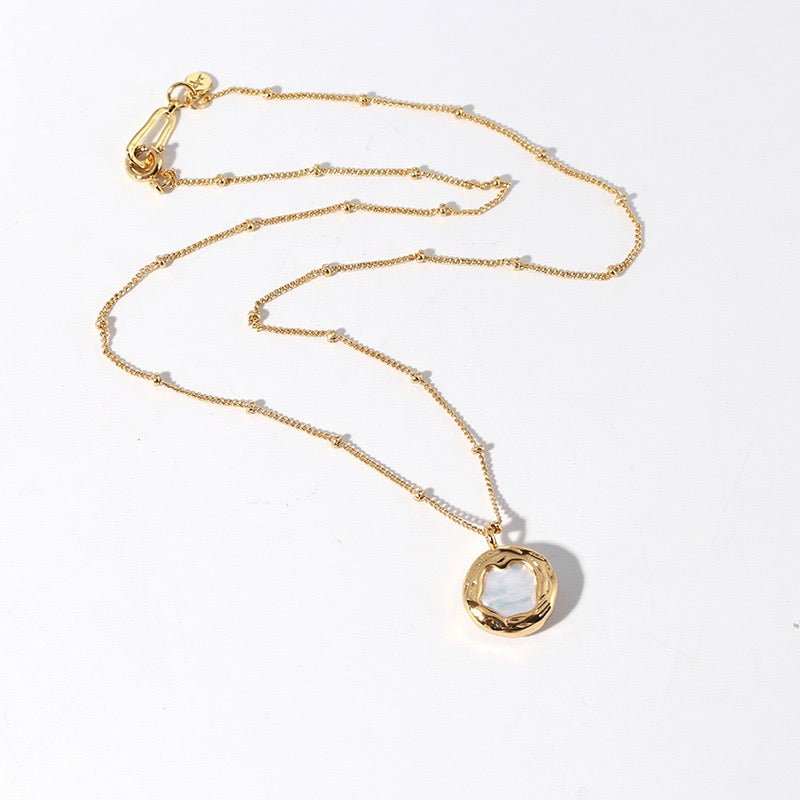 Gold Pearl Pendant Necklace for Women