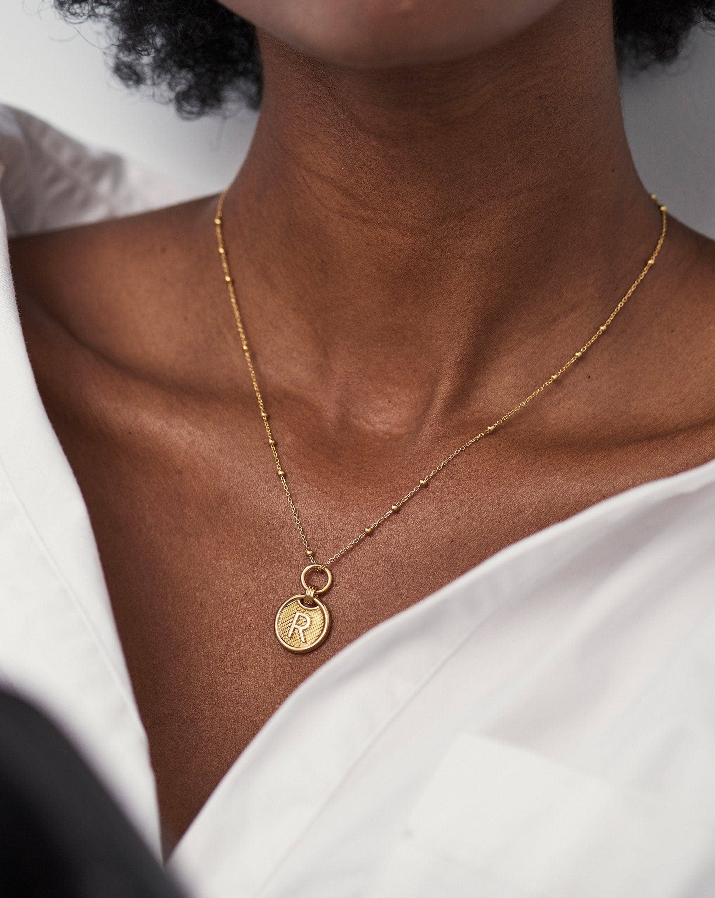 initial-pendant-necklace-initial-r-18ct-gold-plated-vermeil-necklaces-missoma-564756.jpg