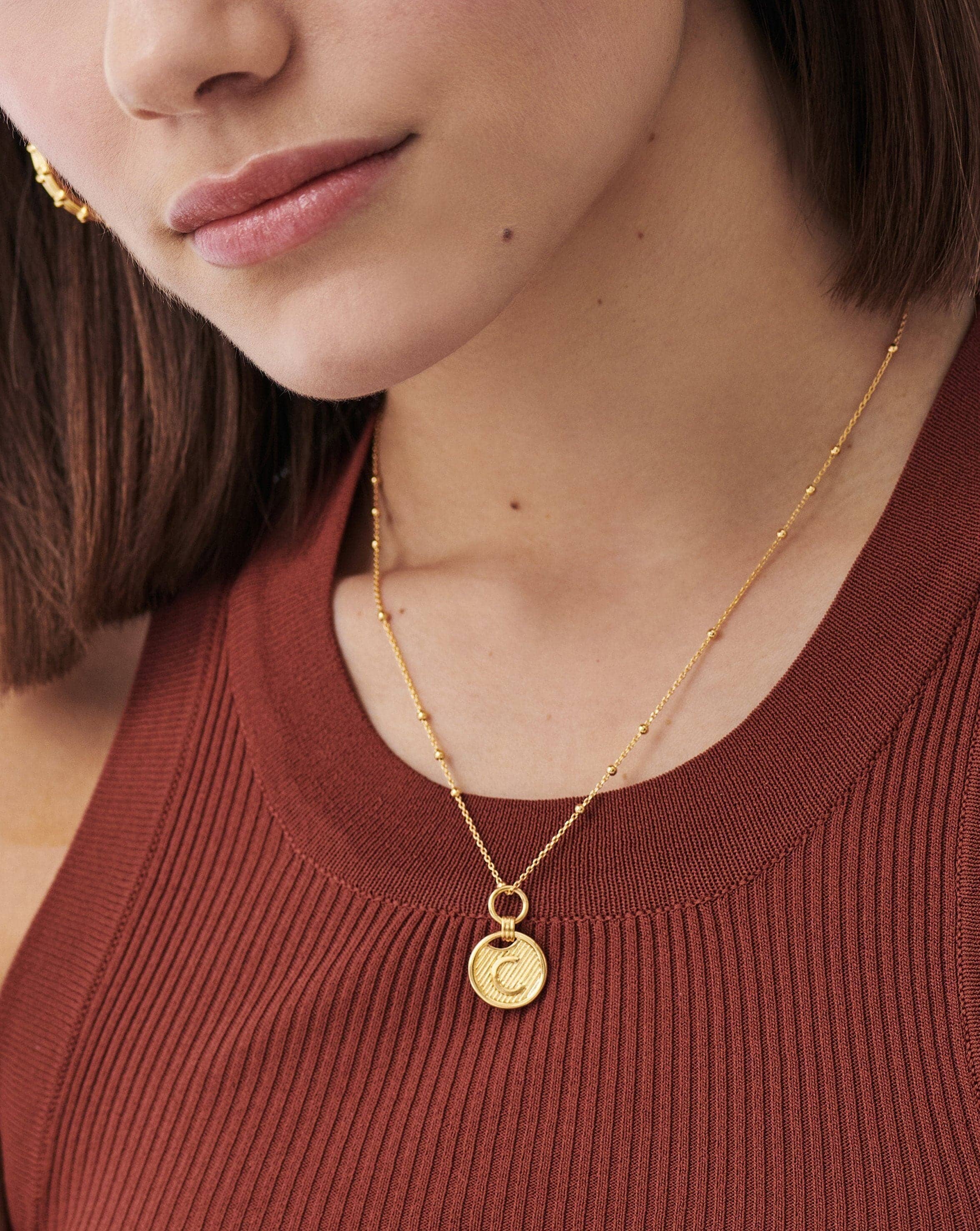 initial-pendant-necklace-initial-u-18ct-gold-plated-vermeil-necklaces-missoma-639162.jpg