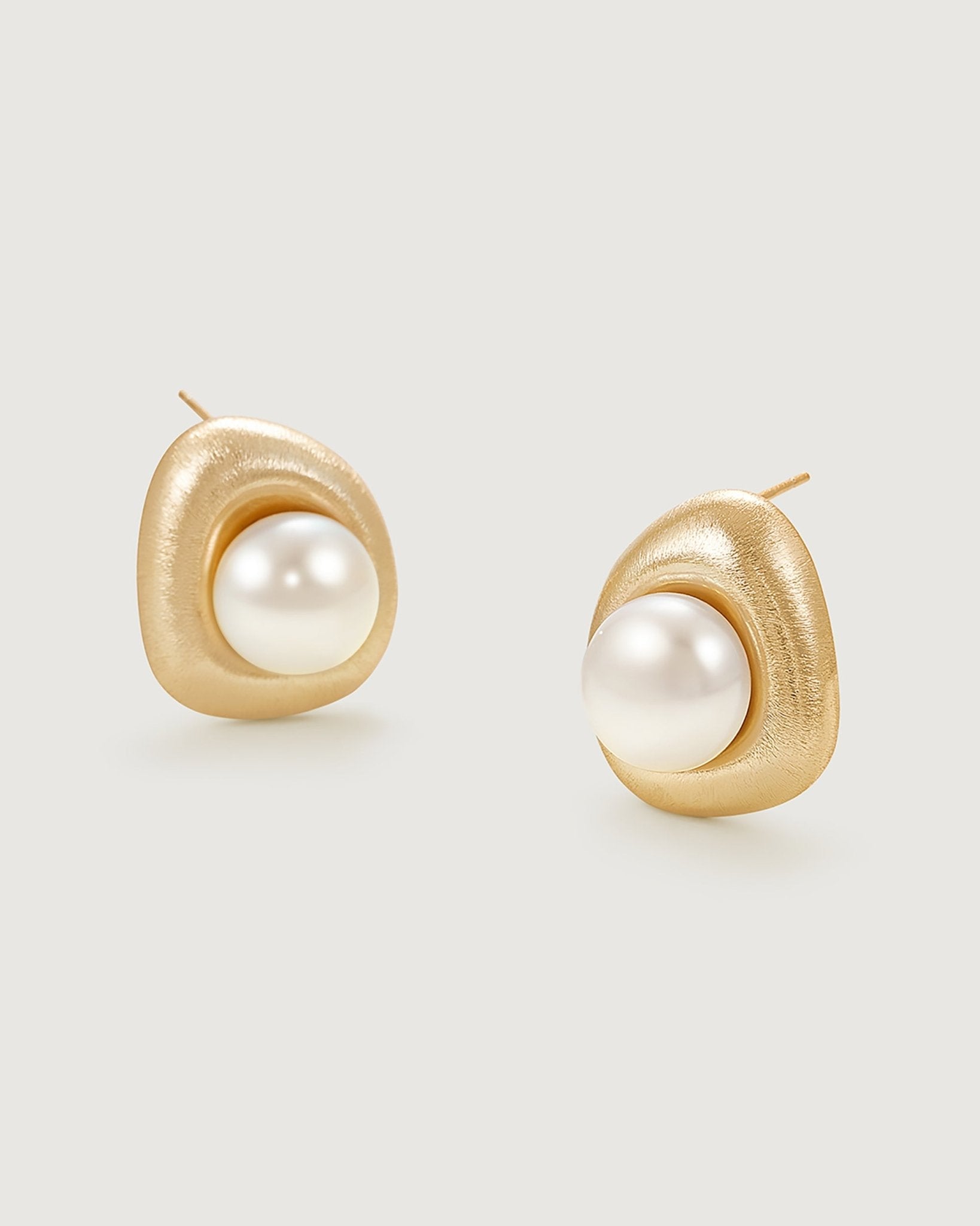 island-pearl-earring-310123_4e09c601-a3b6-4799-bf73-4a901ca101b7.jpg