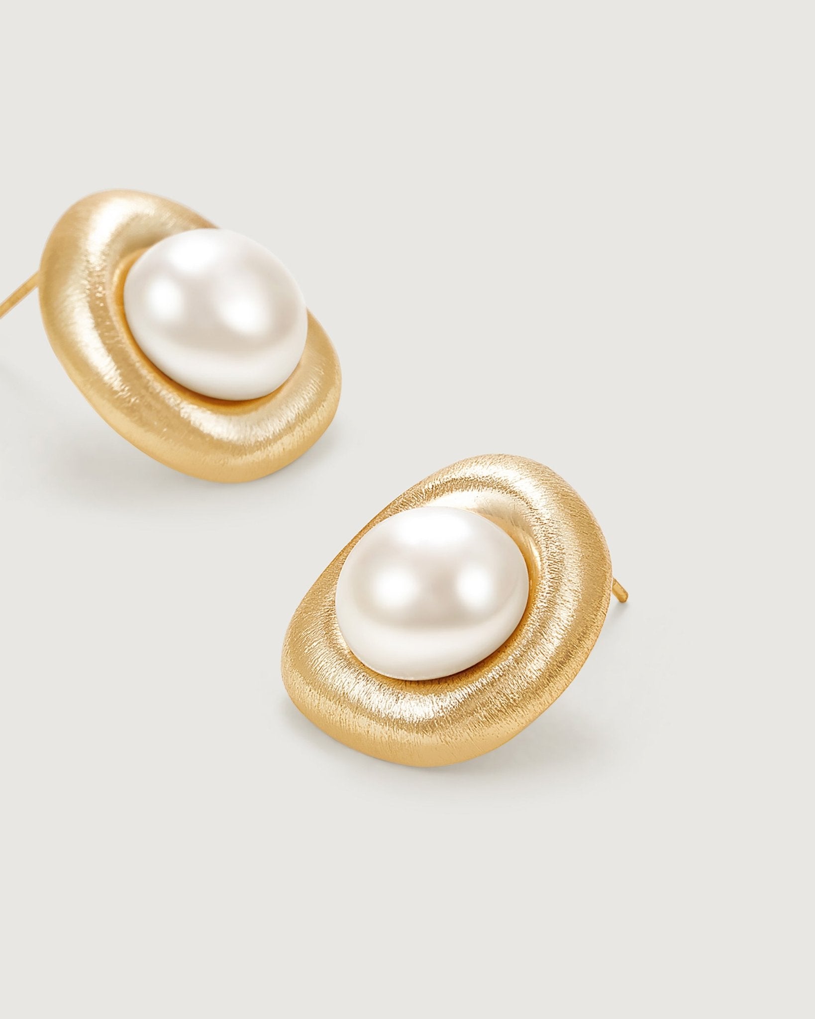 island-pearl-earring-348755_2f504fc8-da1d-48da-ba51-72b2ea0dab04.jpg